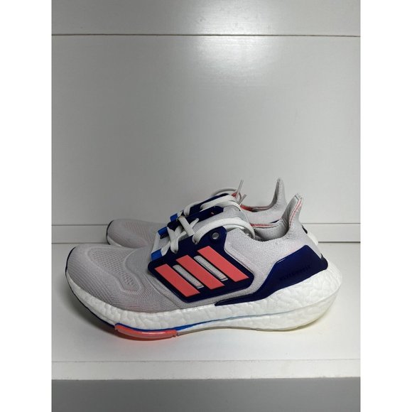New Women’s Adidas Ultra Boost 22 Size 6 Sneaker - GX5589 White Pink Purple - Picture 3 of 8